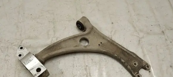 Audi Q3 8U Front lower control arm/wishbone 5n0407151e