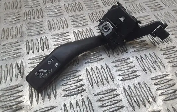 Volkswagen Golf VI Light switch anp80h012c