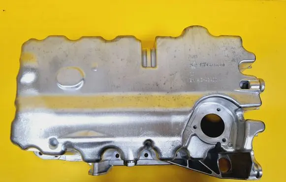 Volkswagen PASSAT B6 Oil sump 06F103603