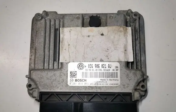Volkswagen Golf V Engine control unit/module 03G906021QJ
