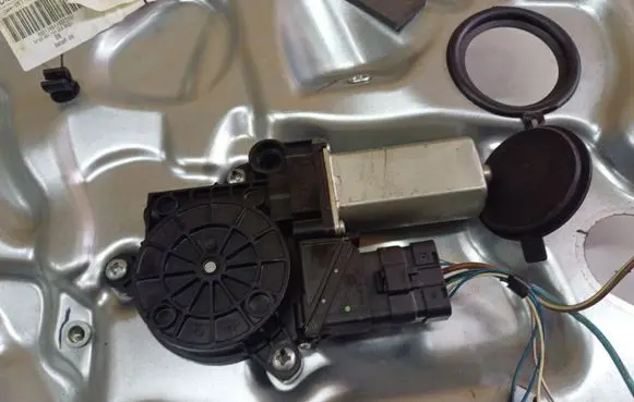 Fiat Croma Front door window regulator motor