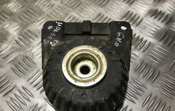 Ford Mondeo Mk III Coil spring mount 1s7118198ag 1s71-18198-ag