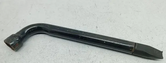 Nissan Note (E11) Wheel nut wrench 4706