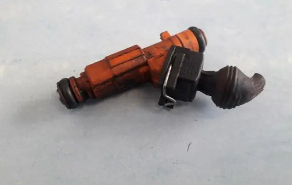 Alfa Romeo 147 Fuel injector 028155769
