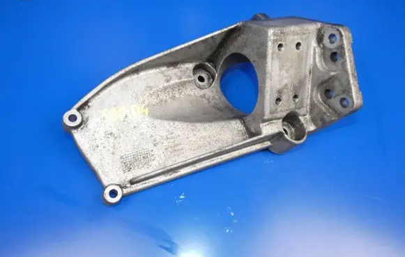Volvo S90, V90 Gearbox mounting bracket 31370633