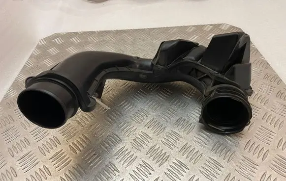 Volvo XC90 Intercooler hose/pipe 31370120