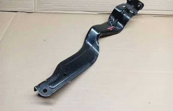 Mercedes-Benz C W204 Headlight/headlamp mounting bracket 204620594 083D