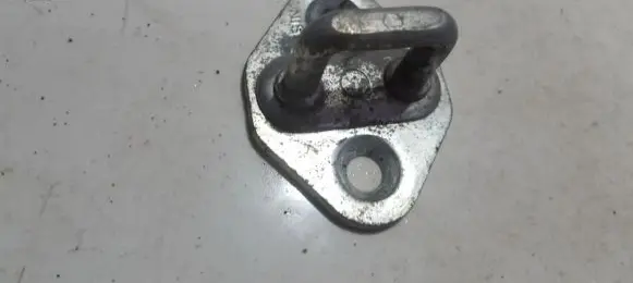 Toyota Avensis Verso Front door lock loop/hook striker 