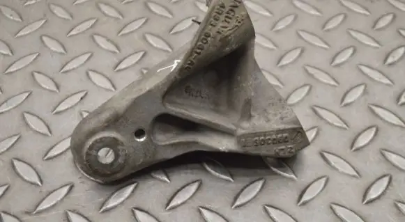 Jaguar XJ X350 Engine mounting bracket 4R836061AC