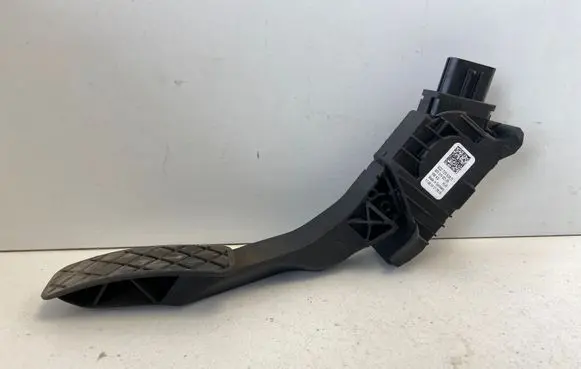 Skoda Octavia Mk3 (5E) Accelerator throttle pedal 5Q2723503D 6PV01062105 10614212816