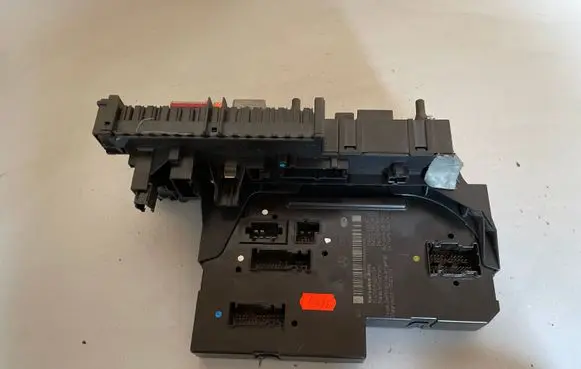 Mercedes-Benz E W212 SAM control unit 2129003702