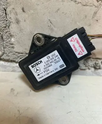 Mercedes-Benz E W211 ESP acceleration yaw rate sensor A0025426618