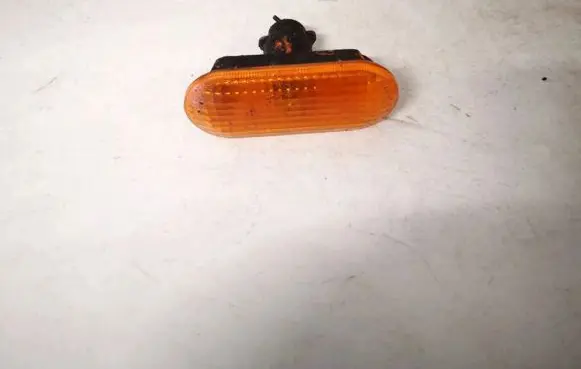 Ford Fiesta Front fender indicator light