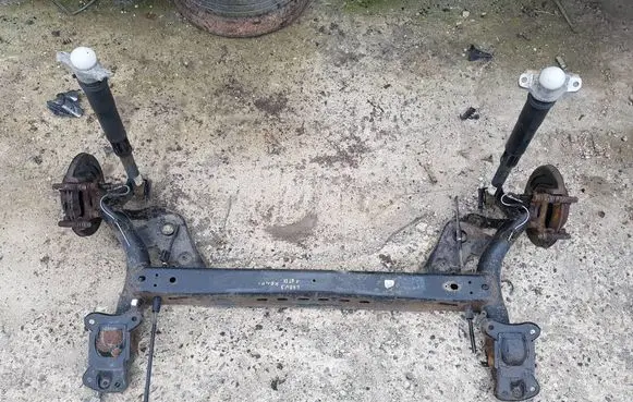 Seat Leon (5F) Rear axle beam 5Q0501115
