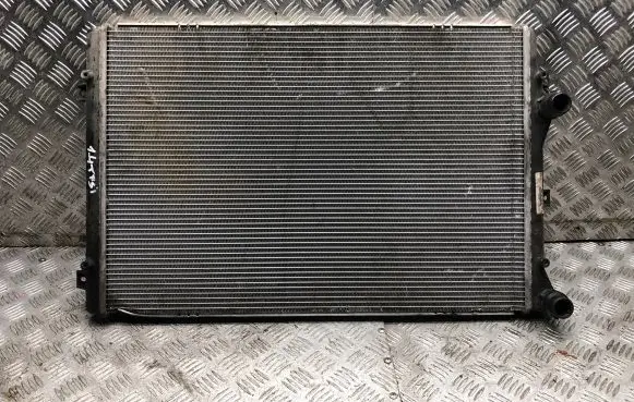 Volkswagen PASSAT B7 Coolant radiator 5K0121253B