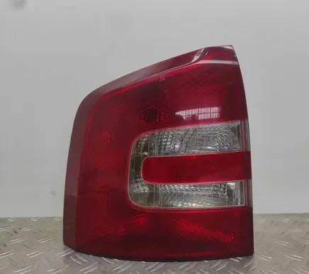 Skoda Octavia Mk2 (1Z) Rear/tail lights 1Z9945095