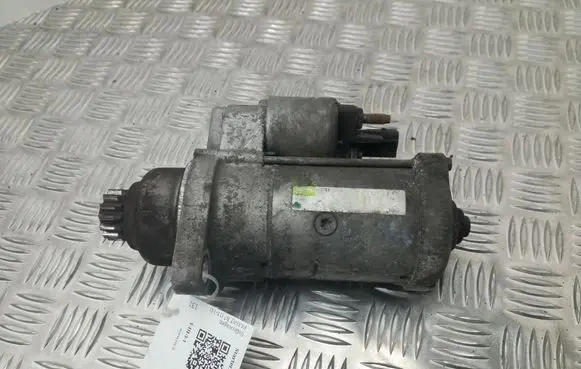 Volkswagen PASSAT B7 Starter motor 02Z911024A
