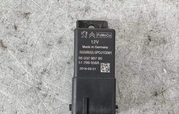 Ford Mondeo MK V Glow plug pre-heat relay 9803299780 51299058A