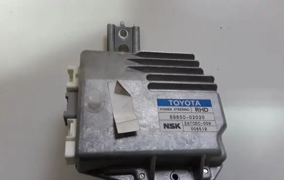 Toyota Corolla E120 E130 Power steering control unit/module 8965002020
