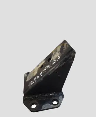 Mitsubishi L200 Engine mounting bracket