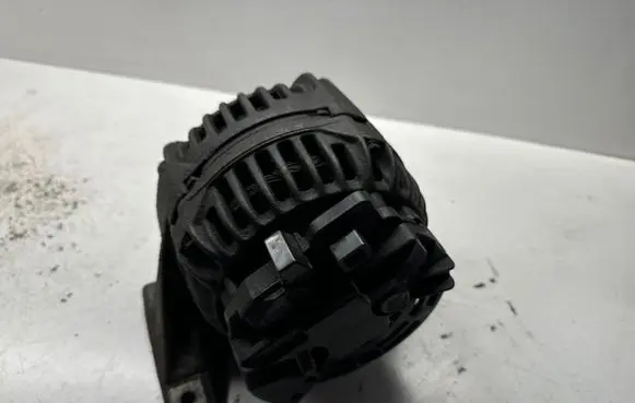 Volvo S70 V70 V70 XC Generator/alternator 9459077 0124515019
