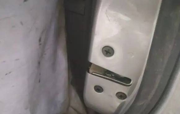 Mazda 3 II Front door lock