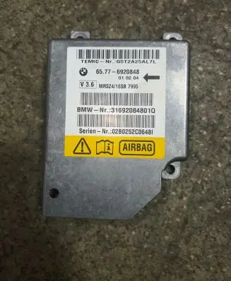 BMW 5 E39 Airbag control unit/module 6920848 31692084 010204