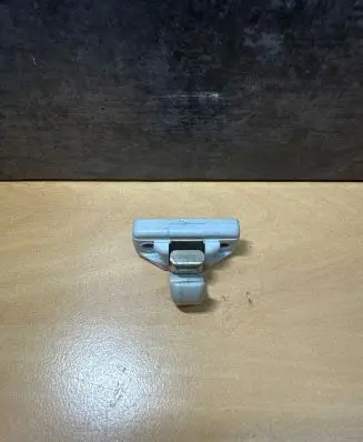Volkswagen Golf IV Sun visor clip/hook/bracket 3B0857561A