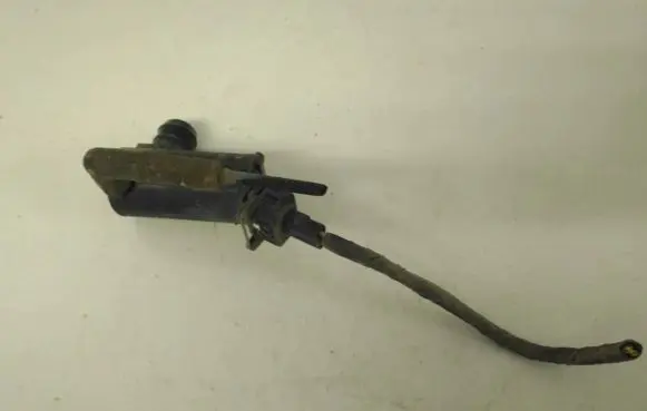 Ford Mondeo MK I Windscreen/windshield washer pump