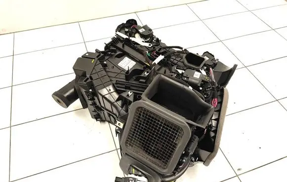 Tesla Model 3 Interior heater climate box assembly 1099999-00-I