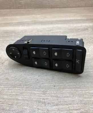BMW 5 E39 Electric window control switch 8368952 03725085