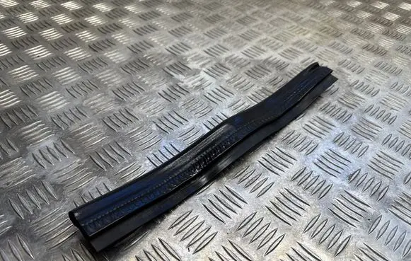 Mercedes-Benz C W204 Engine compartment rubber A2046280998