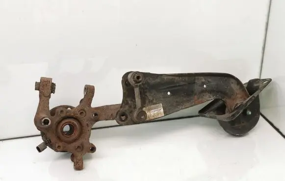 Skoda Octavia Mk2 (1Z) Front wheel hub spindle knuckle 10071150703 7H0927804 1K0505226D