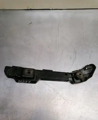 KIA Carens II Front bumper mounting bracket 865131D000