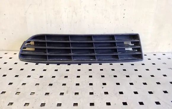 Audi A6 S6 C4 4A Front bumper lower grill 4A0807345J