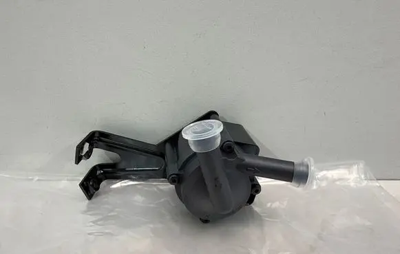 BMW 7 F01 F02 F03 F04 Water pump 5A36581