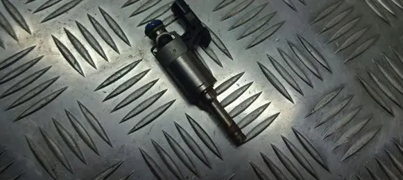 Volkswagen Jetta VI Fuel injectors set 0261500152