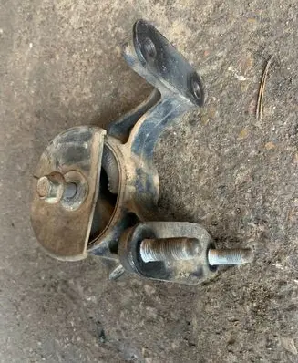 Toyota RAV 4 (XA30) Engine mount bracket AV84678 84678