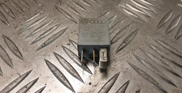 Volkswagen PASSAT B6 Other relay 1K0951253