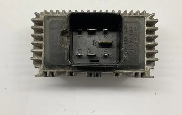 Glow plug pre-heat relay