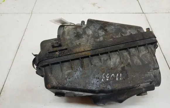 Toyota Avensis T250 Air filter box 