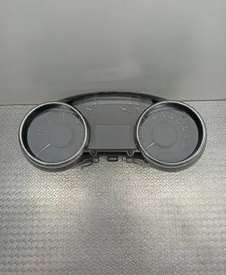 Speedometer (instrument cluster)