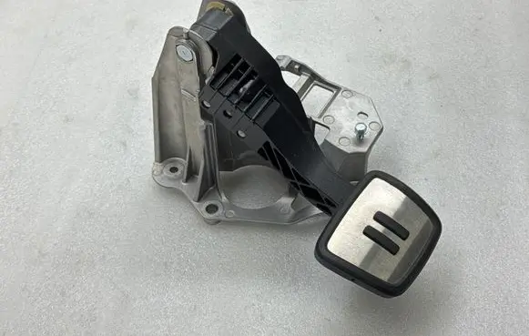Volkswagen ID.4 Brake pedal 13017520B