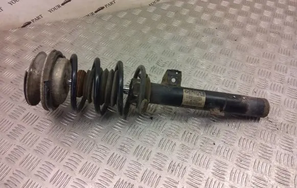 BMW 1 E82 E88 Front shock absorber with coil spring 6786028