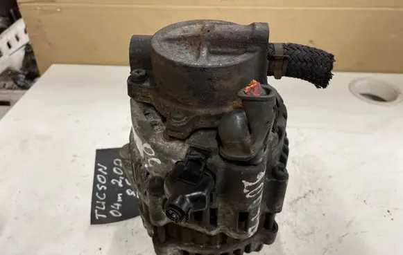 Hyundai Tucson JM Generator/alternator 3730027012 021319112