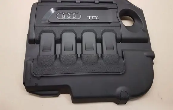 Audi Q3 8U Engine cover (trim) 04L103925R 4012590G 04L103954T