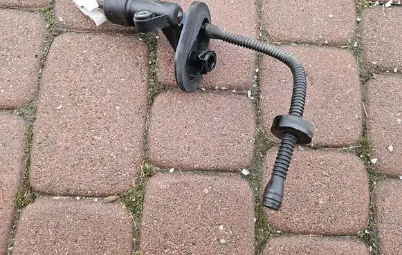 Opel Corsa E Clutch slave cylinder 13431880