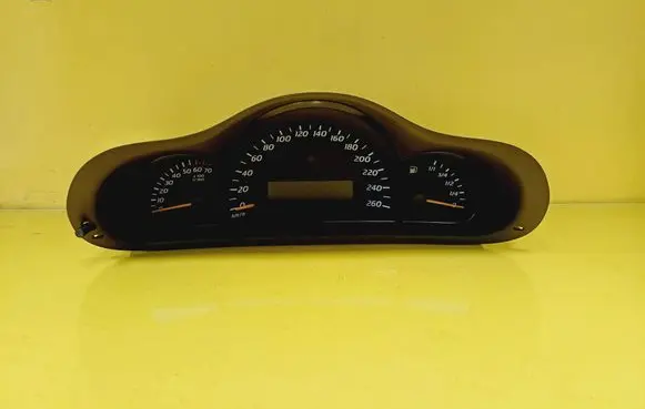 Speedometer (instrument cluster)