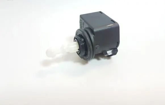 Headlight level adjustment motor