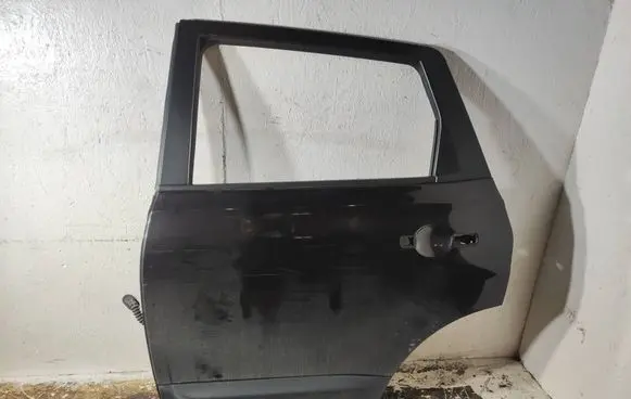 Nissan Qashqai+2 Rear door